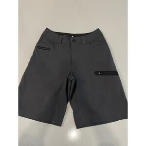 Lululemon Cadence Commute Pinstripe Shorts Zip Flap Pockets Gray Mens Size 32